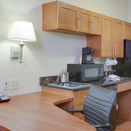 Candlewood Suites Richmond Airport By Ihg Сандстон Экстерьер фото