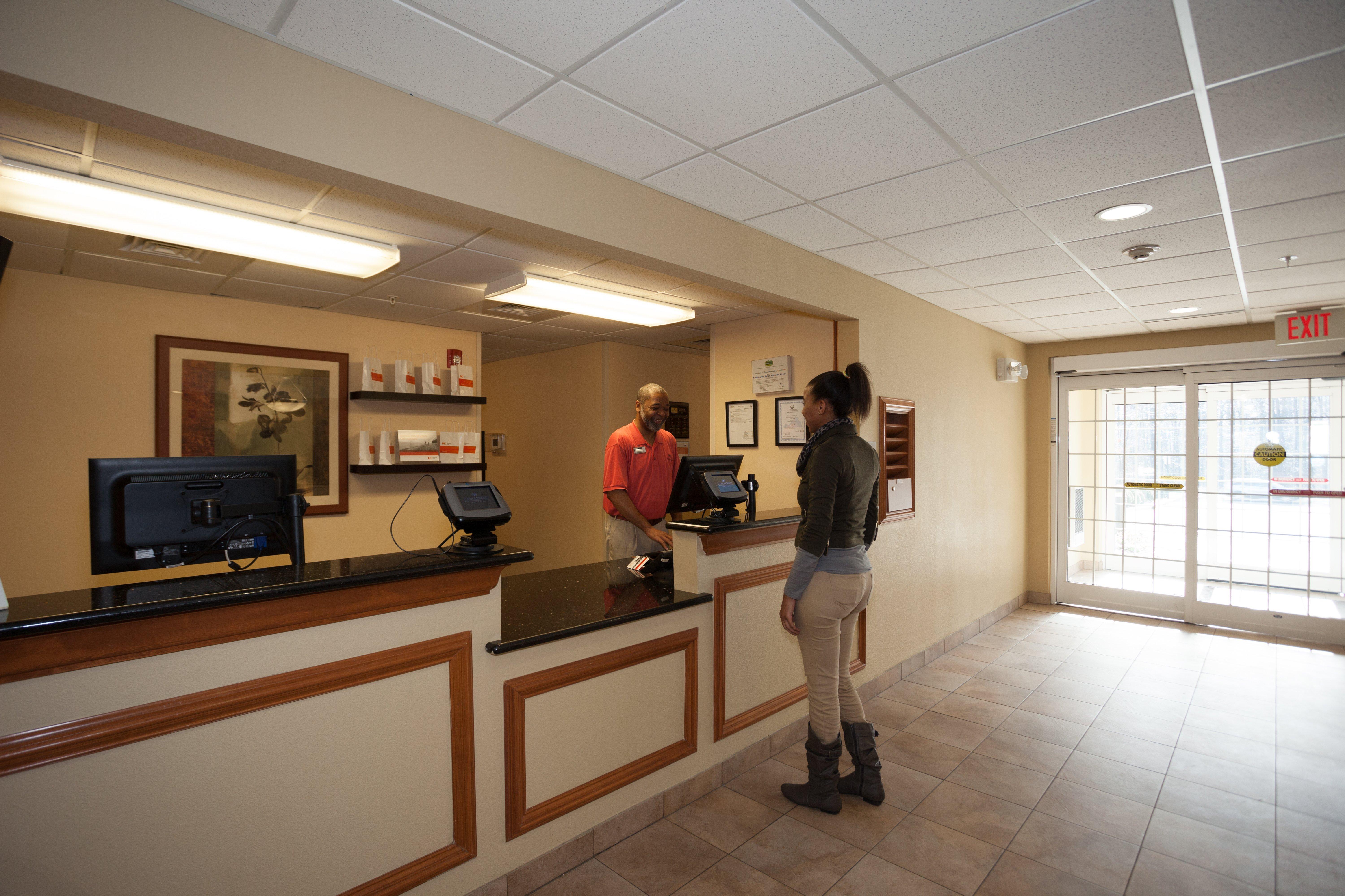 Candlewood Suites Richmond Airport By Ihg Сандстон Экстерьер фото
