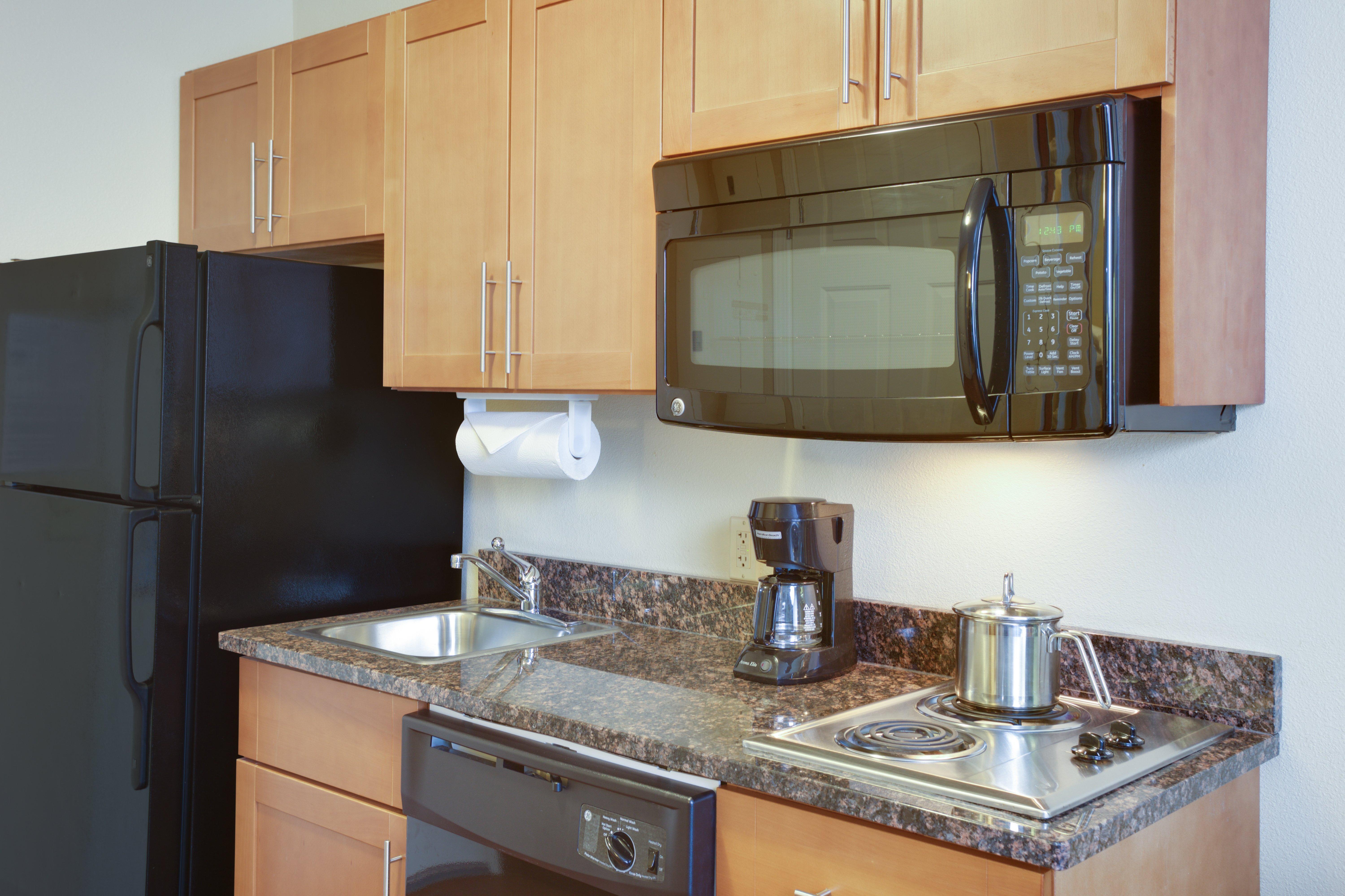 Candlewood Suites Richmond Airport By Ihg Сандстон Экстерьер фото