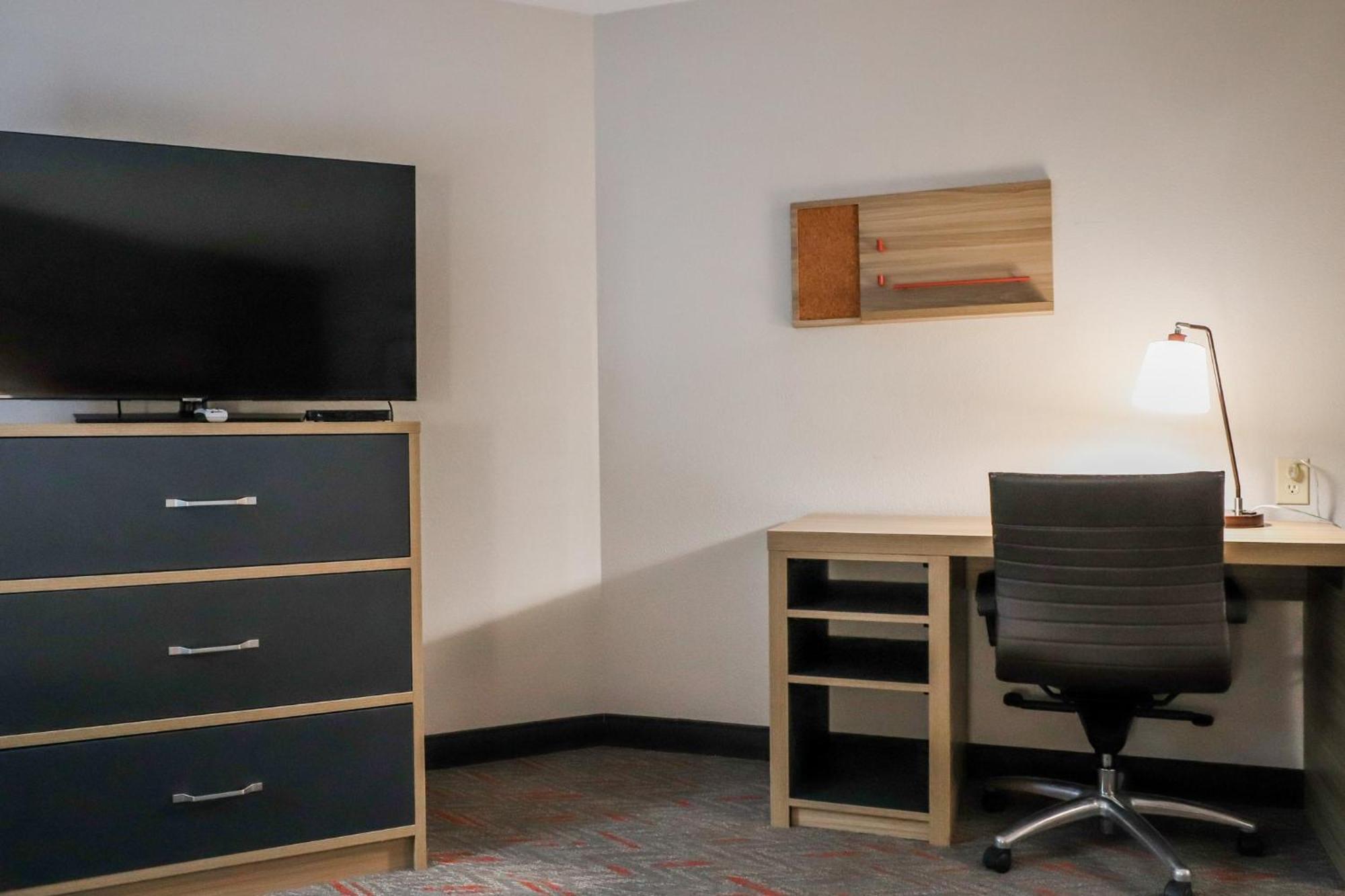Candlewood Suites Richmond Airport By Ihg Сандстон Экстерьер фото
