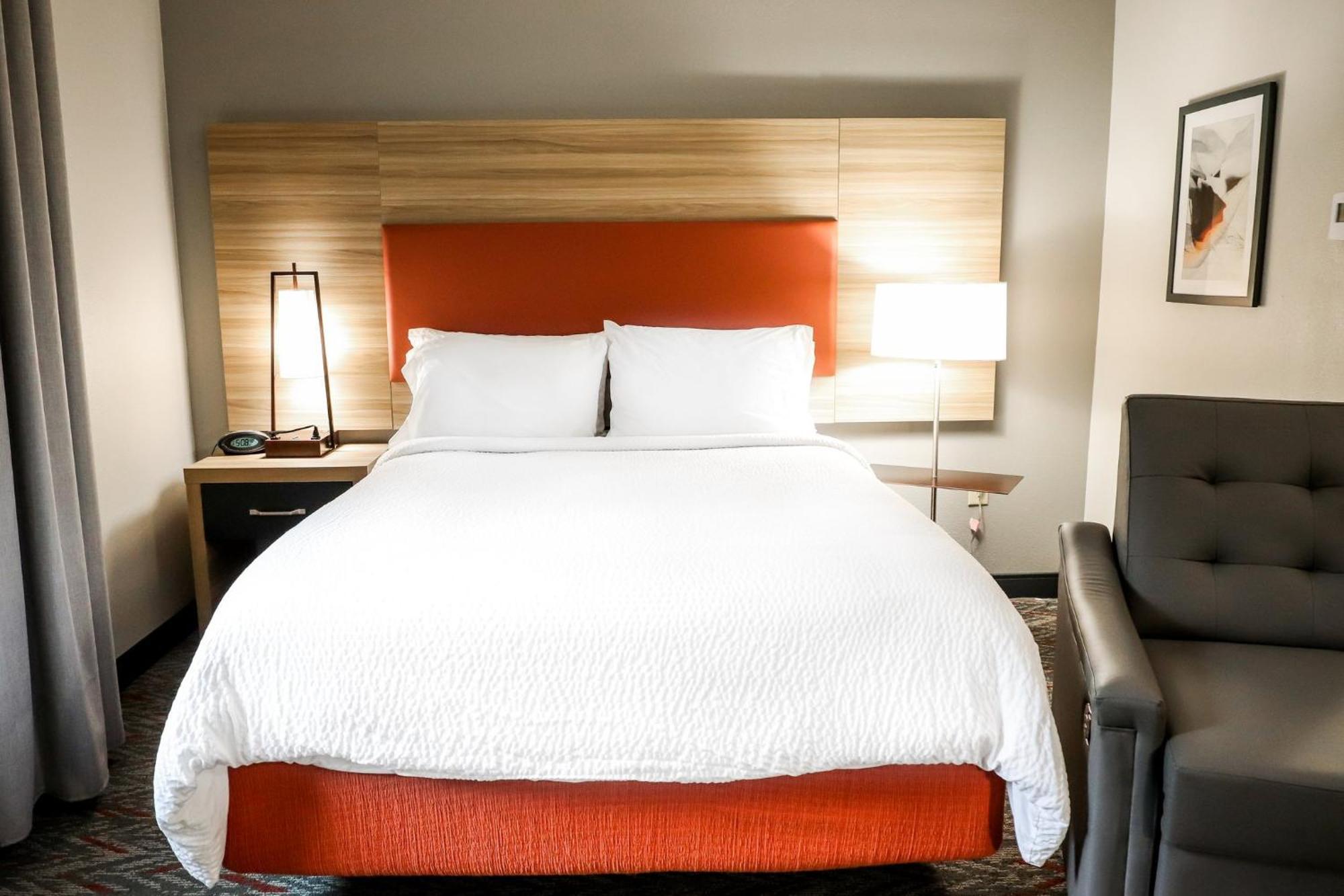 Candlewood Suites Richmond Airport By Ihg Сандстон Экстерьер фото