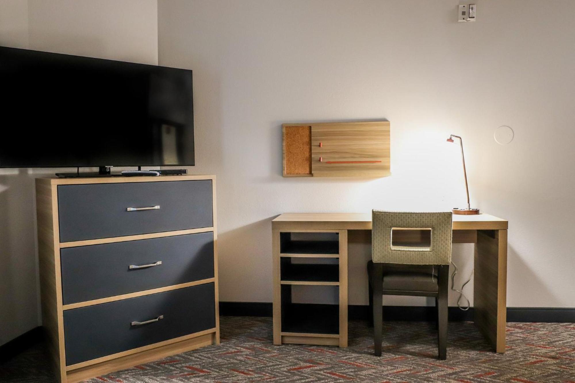 Candlewood Suites Richmond Airport By Ihg Сандстон Экстерьер фото